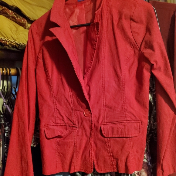 Red Jacket - Picture 1 of 2